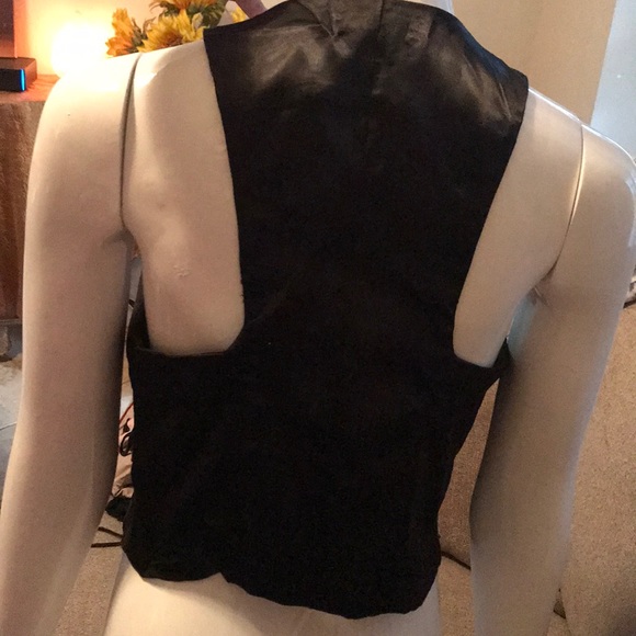 Vest - Picture 5 of 5